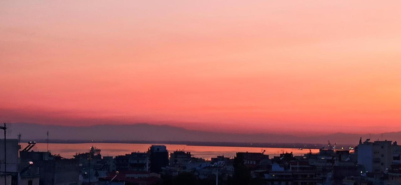 Sunset Rooftop Apartment سالونيك المظهر الخارجي الصورة